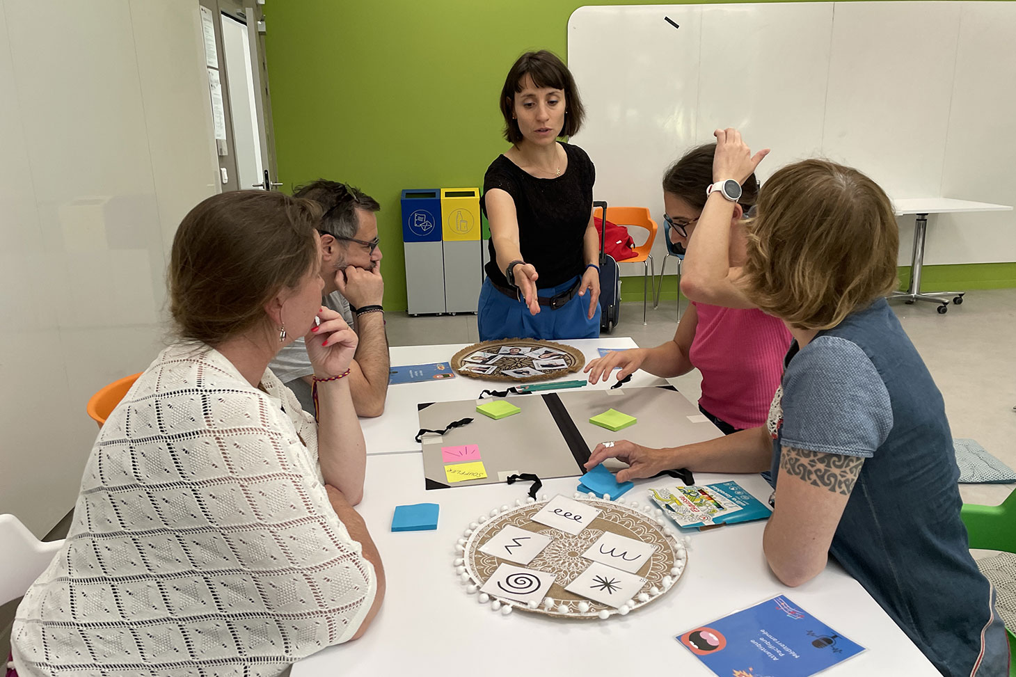 Animation d'atelier créatif en fin d'année de D.U. Créativité pour la formation